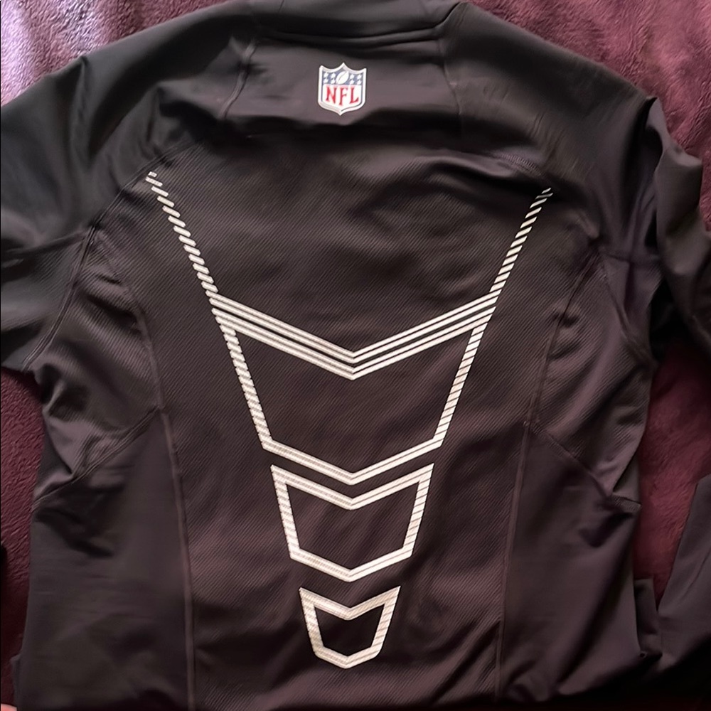 NFL ONFIELD Apparel -Eagles Nike Hyperwarm Black Long Sleeve Top - Picture 3 of 4